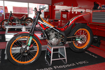 2010N@gĨ}VMontesa COTA 4RT