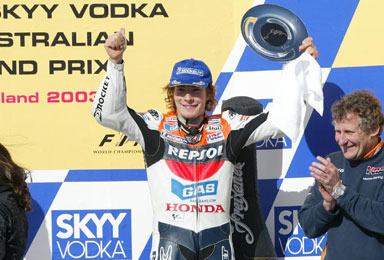 MotoGP\odƂȂwCf