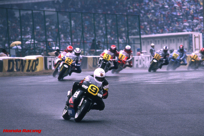 1987年 500cc ロン・ハスラム(#9)、ワイン・ガードナー(#2)、ランディ・マモラ(#3)