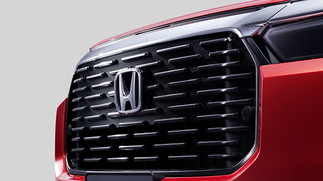 【WR-V 最上位グレード:Z+】【ベルリナブラック】ホンダ純正フロントグリル タイプ比較｜WR-V｜Honda公式サイト