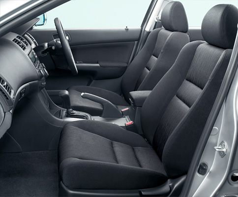 20A�iFF�j �C���e���J���[�̓u���b�N