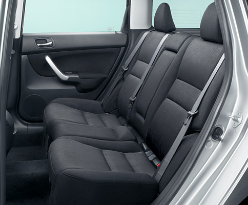 20A�iFF�j �C���e���J���[�̓u���b�N