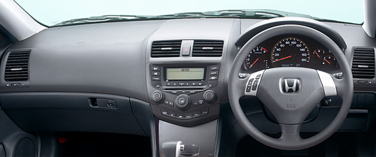 24E�E�X�|�[�c�p�b�P�[�W�iFF�j �C���e���A�J���[�̓u���b�N