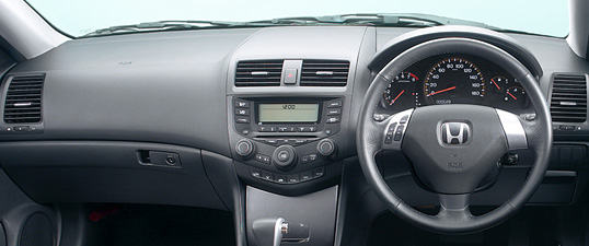 24T�iFF�j �C���e���A�J���[�̓u���b�N