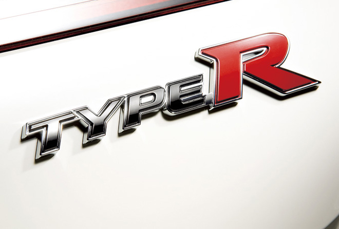 Honda｜シビック TYPE R（2011年3月終了モデル）｜Webカタログ｜主要装備｜TYPE Rエンブレム（リア）