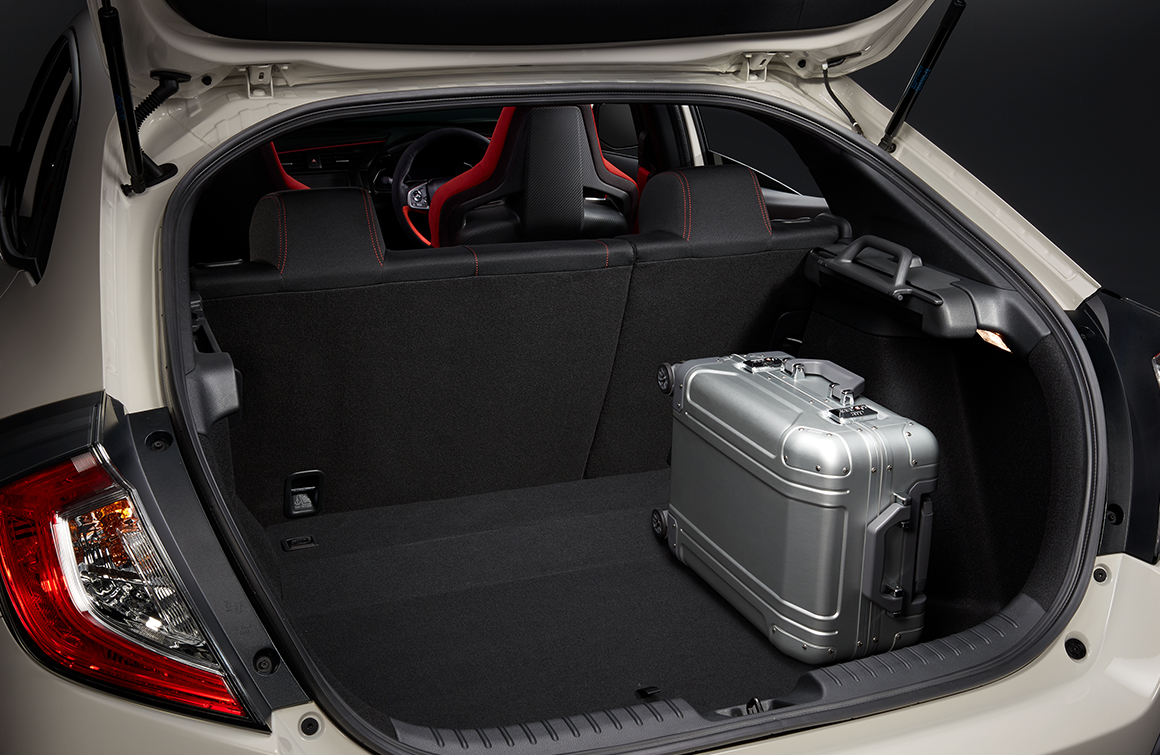 荷室 収納 インテリア シビック Type R 21年7月終了モデル Honda公式サイト