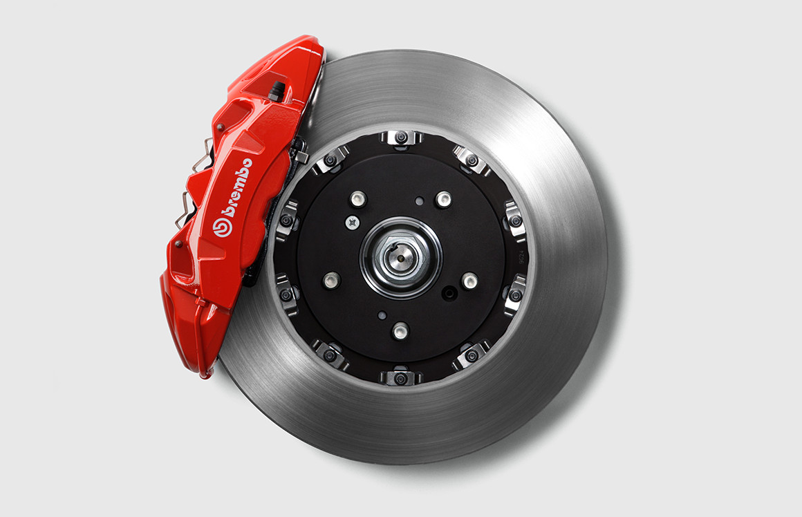 Brembo社製フロント大径ベンチレーテッド2ピースディスクブレーキ