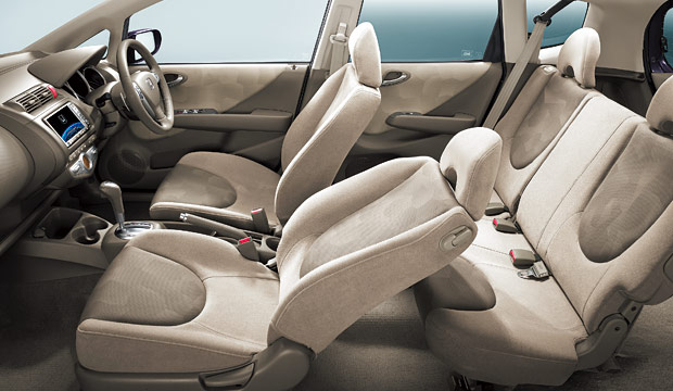 Honda フィット 07年9月終了モデル 内装 1 5w 内装