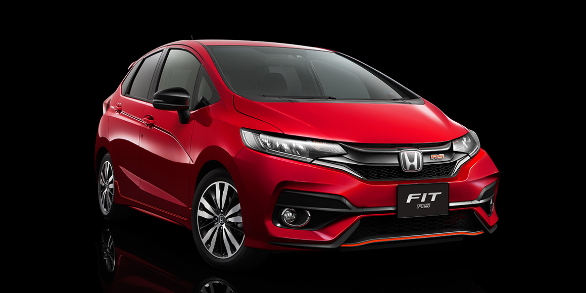 Photo： RS・Honda SENSING（FF/6MT）　ボディーカラーはプレミアムクリスタルレッド・メタリック