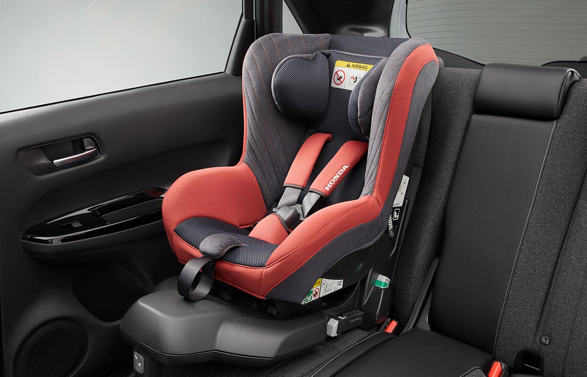 ISOFIX/i-Sizeチャイルドシート下部取付金具（リア左右席）＋トップテザー取付金具（リア左右席）