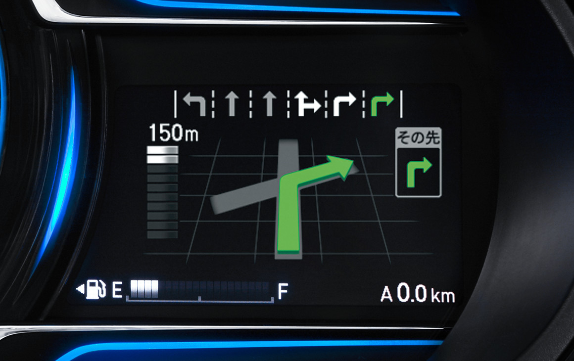 ナビと連動して進行方向をお知らせ。Turn by Turn 表示 ハイブリッド車