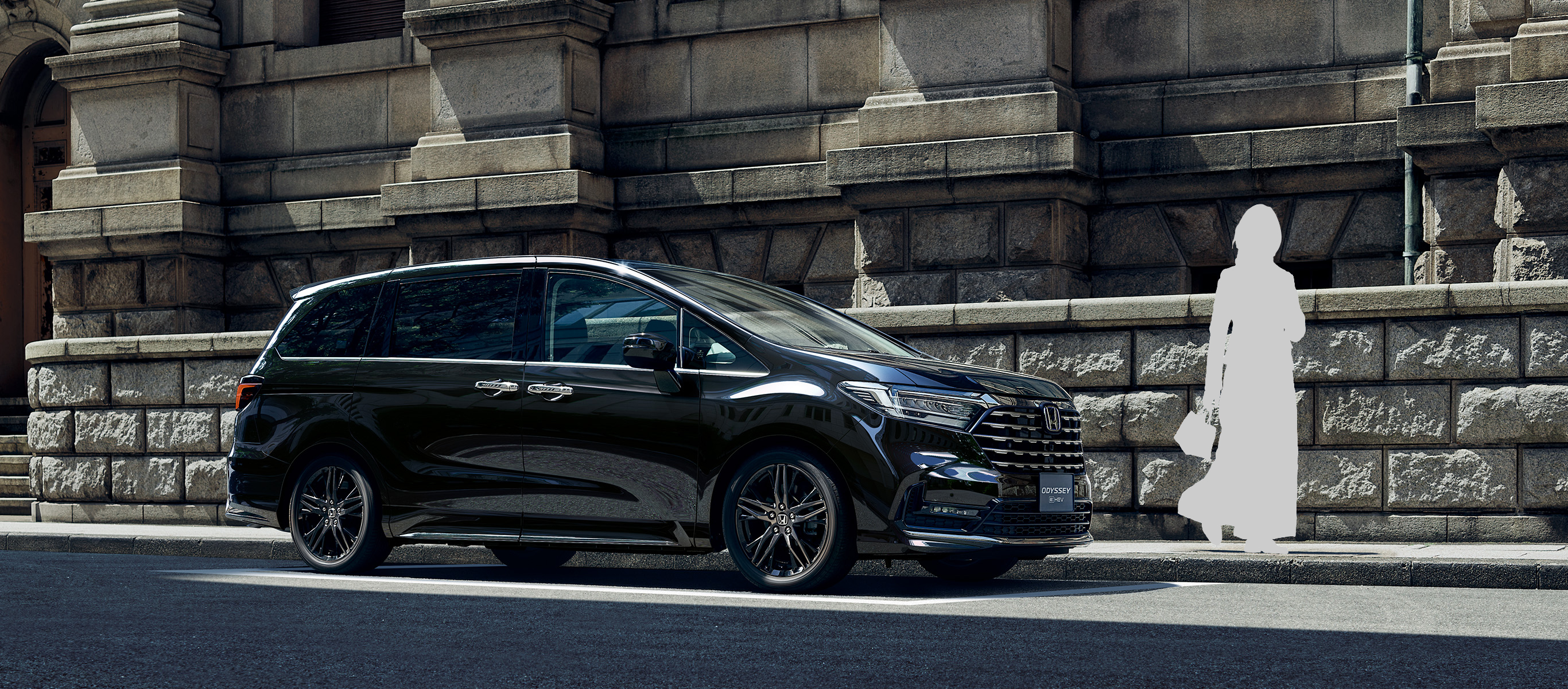 e:HEV ABSOLUTE・EX　ボディーカラーはフォーマルブラック　ディーラーオプション装着車