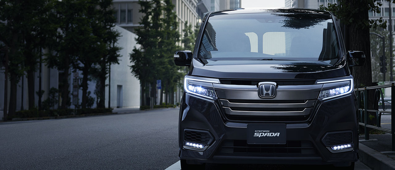 SPADA・Cool Spirit Honda SENSING（FF） ボディーカラーはプレミアムスパークルブラック・パール