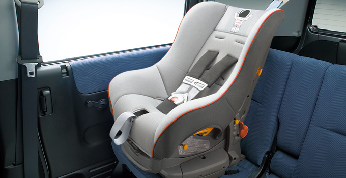 ԗ^ISOFIX`ChV[g