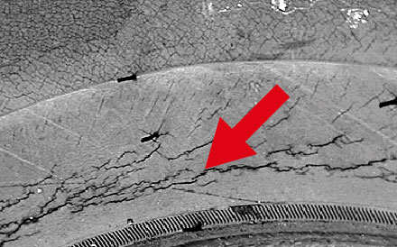 ひび割れ（オゾンクラック）