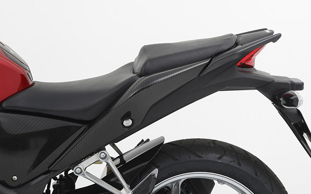 Honda | バイク | Honda二輪純正アクセサリー | CBR125R