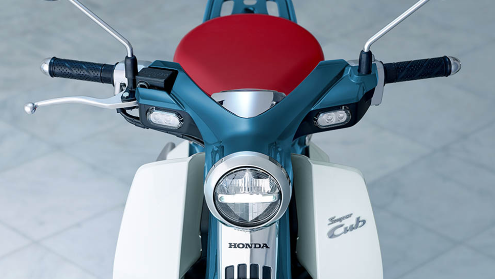 初代「スーパーカブ C100」から続く、 <br>優雅でモダンなスタイル