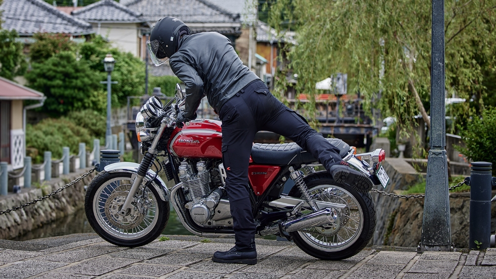 構えずに愉しめる、安定感のあるEX