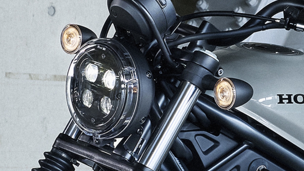 質感にこだわったアイコニックなパーツ