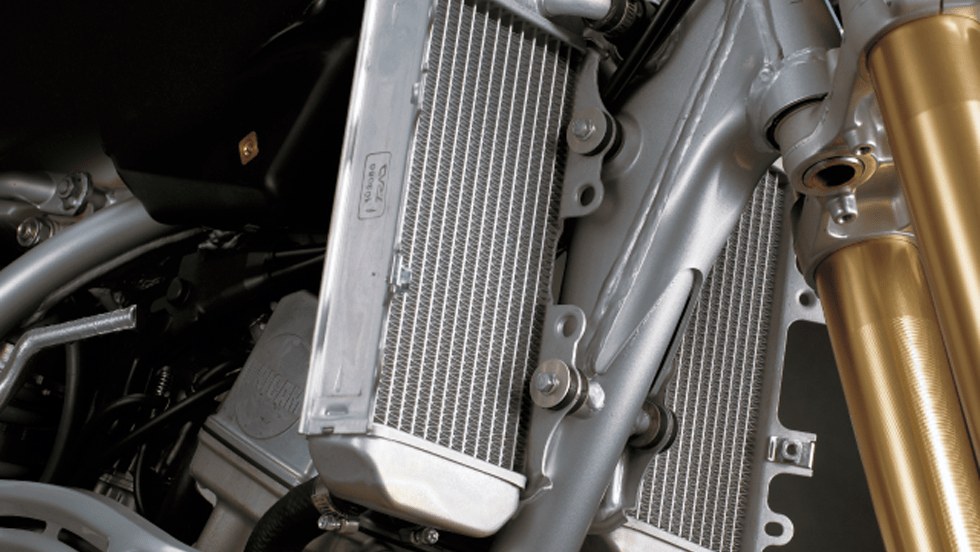 安定した放熱効果を発揮するラジエーター