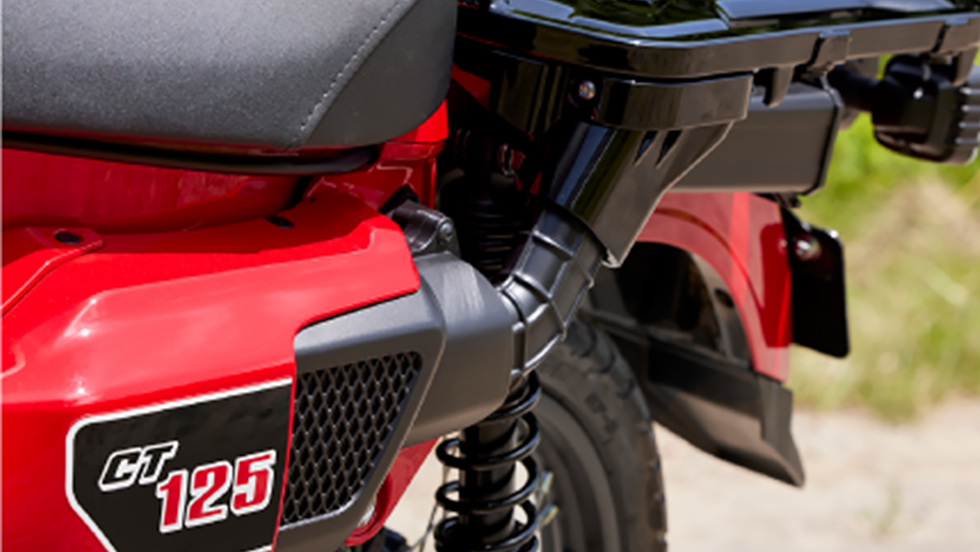 トレッキング性能を高めるハイマウント吸気ダクト