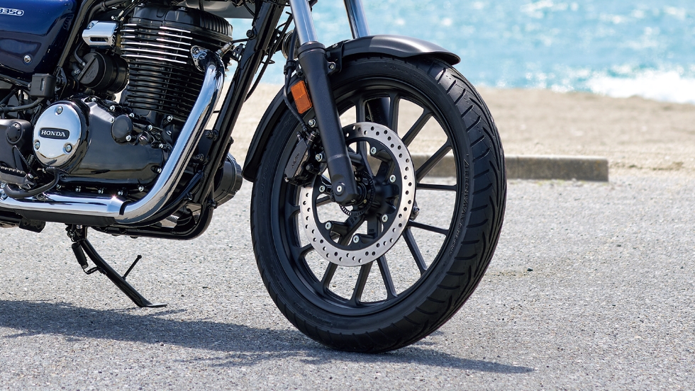 安心感のある乗り味を支える、フレームとブレーキ