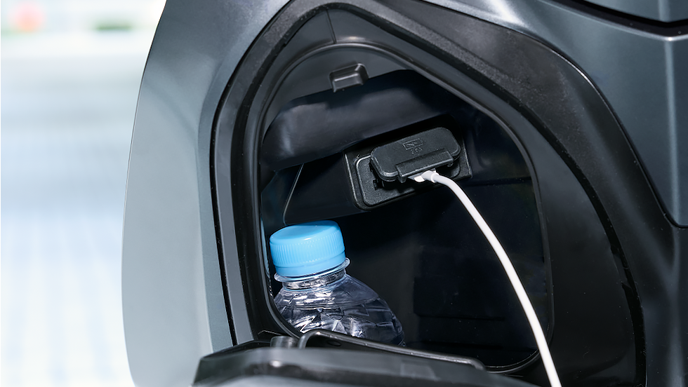 小物の収納に便利なスペースとUSBソケット