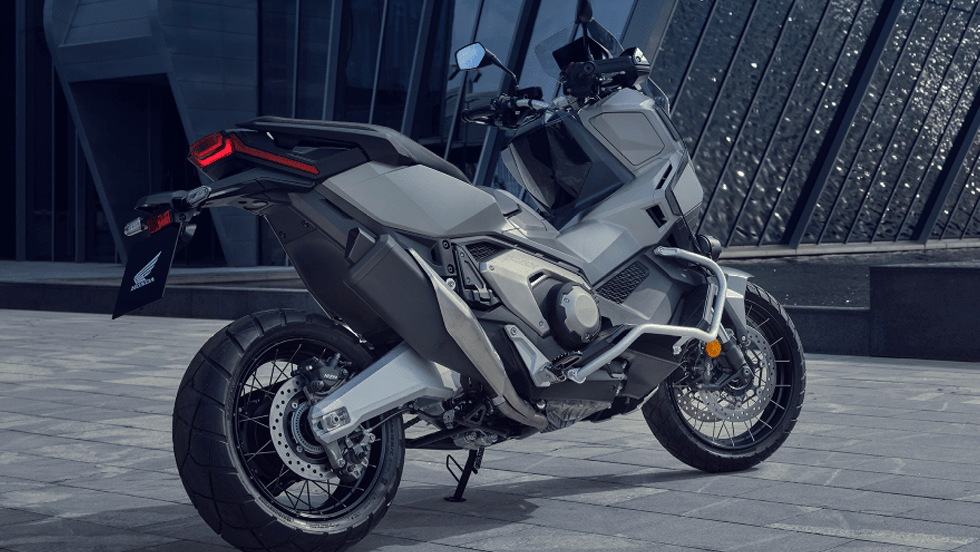 先進性とタフなイメージを追求した力強いスタイリング