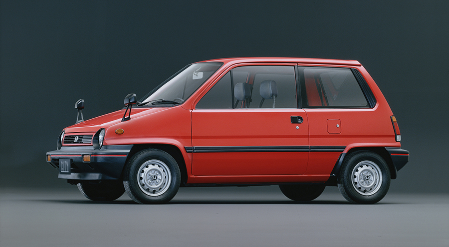 Honda | 世界初の4輪・2輪同時開発 ・新感覚のFFニューコンセプトカー