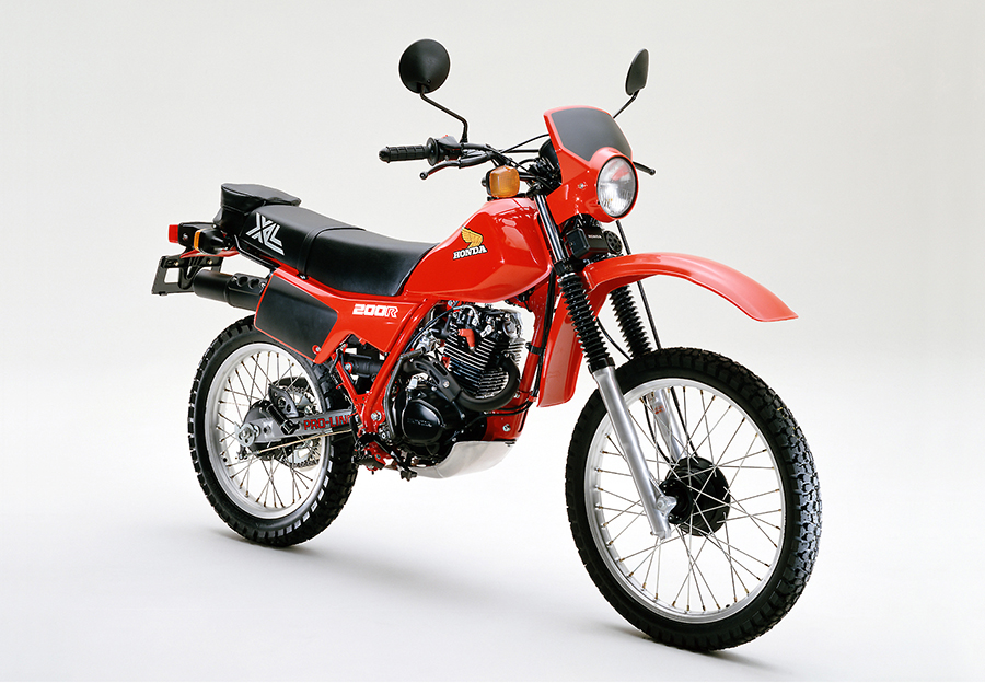 Honda | 4サイクルエンジン搭載の軽くて取り廻しの楽なランド・スポーツ車「ホンダ・XL200R」を発売