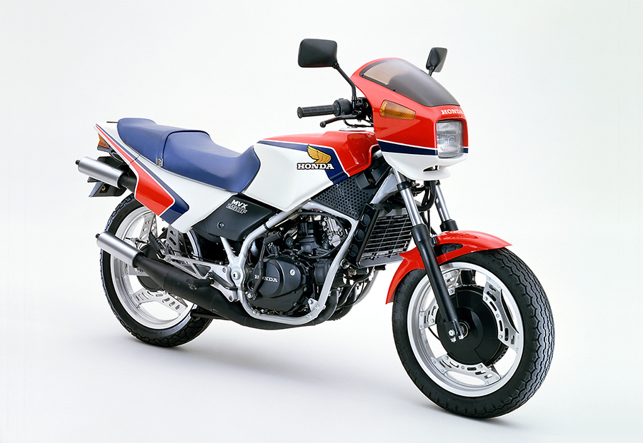 Honda 2サイクル水冷v型3気筒エンジン搭載の高性能スポーツバイク ホンダ Mvx250f を 発売