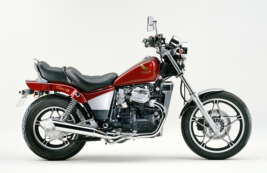 Honda V型エンジン搭載の400ccスポーツバイク ホンダ Nv400カスタム ホンダ Cxカスタム の2機種を発売