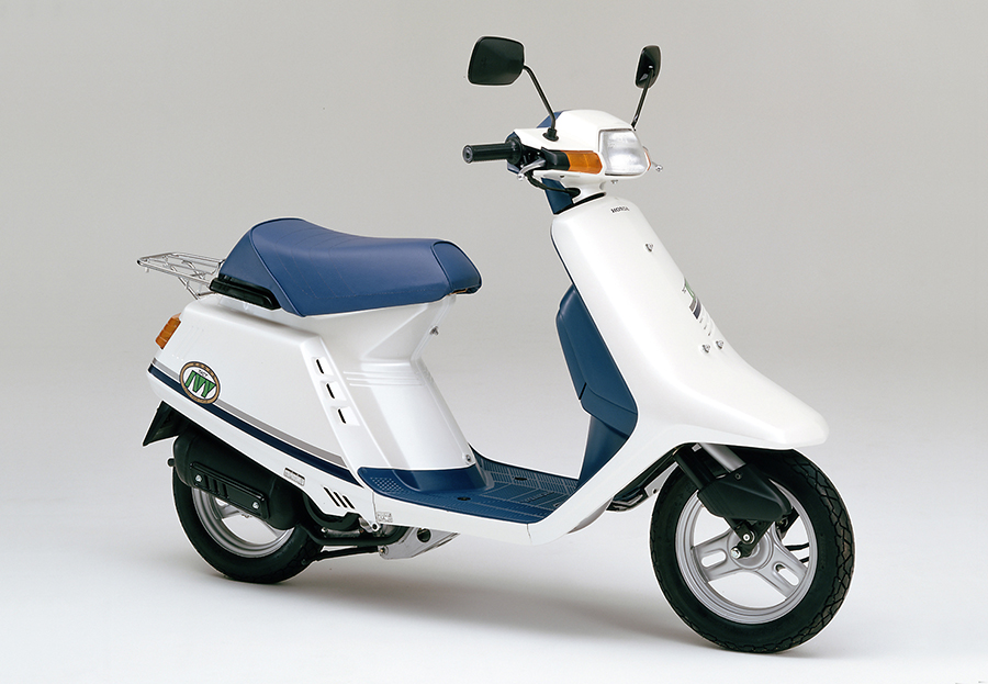 Honda 新設計空冷4サイクルエンジン搭載の50ccスクーター ホンダ タクトアイビー を発売