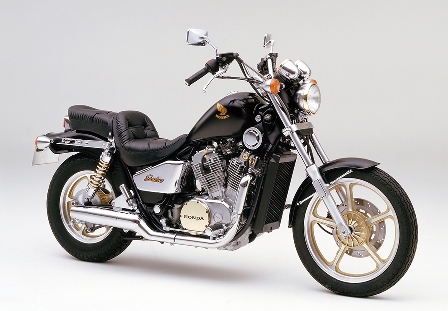 Honda 本格的なアメリカンスタイルのスポーツバイク ホンダ シャドウ を新発売