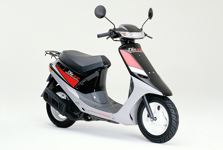 Honda | ヤングに人気のメットインスクーター「ホンダ・ディオ」に新色