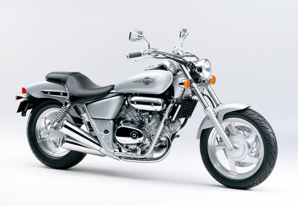 Honda | 力強く斬新なスタイルのカスタムスポーツバイク「ホンダV 