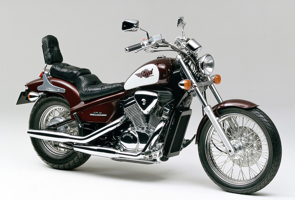 Honda アメリカン スタイルのスポーツバイク ホンダ スティード 400 600 に新色を追加し発売