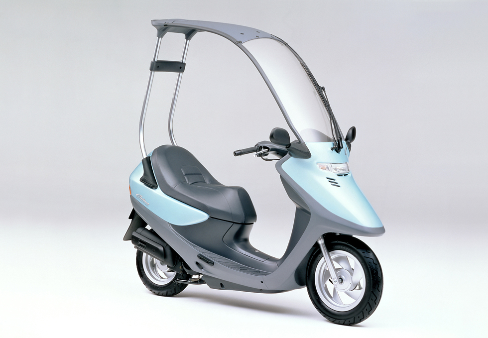 Honda | 量産市販車初の屋根付きスクーター「ホンダキャビーナ」を発売