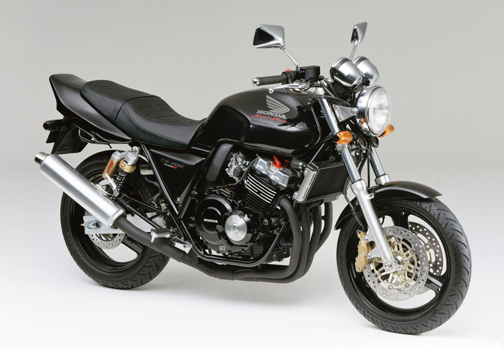 Honda 力強く個性的なフォルムのネイキッド・ロードスポーツバイク「ホンダ CB400 SUPER FOUR」ならびに「バージョン S」タイプの外観を変更するとともに制動効果に優れたフロントブレーキを装着し発売