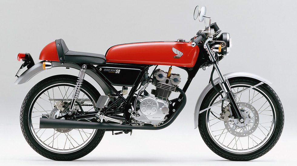Honda 60年代のファクトリーマシーンのカラーリングを再現した ホンダ ドリーム50 スペシャルエディション を限定発売 Honda 60年代のファクトリーマシーンのカラーリングを再現した ホンダ ドリーム50 スペシャルエディション を限定発売