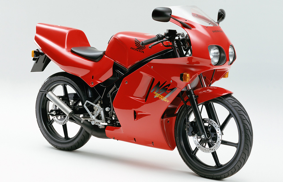 Honda | フルカウル装着の50ccスポーツモデル「ホンダ NS-1」に新色を 