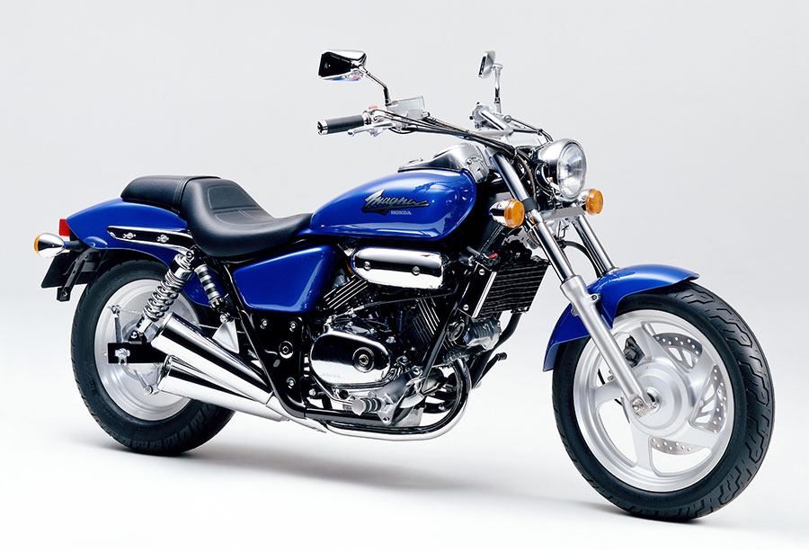 Honda アメリカンカスタムバイク ホンダ V ツイン マグナ を マイナーモデルチェンジし発売