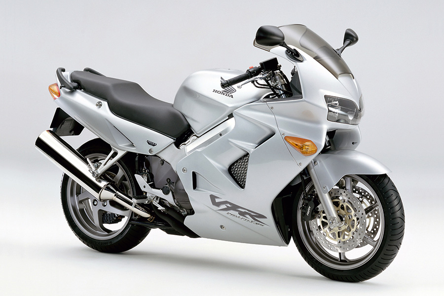 Honda 世界最高水準の環境性能を有したスポーツバイク Vfr のカラーを変更し発売