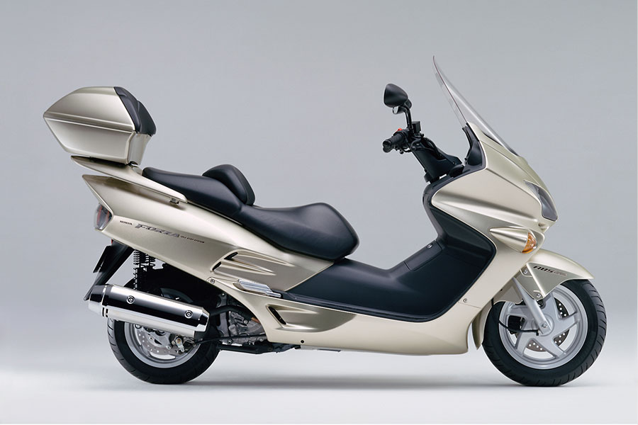 Honda | 軽二輪スクーター「フォルツァ」シリーズに トップボックスを