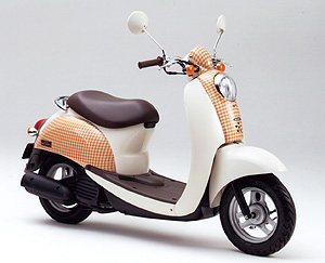 Honda | ファッショナブルな50ccスクーター「クレア スクーピー