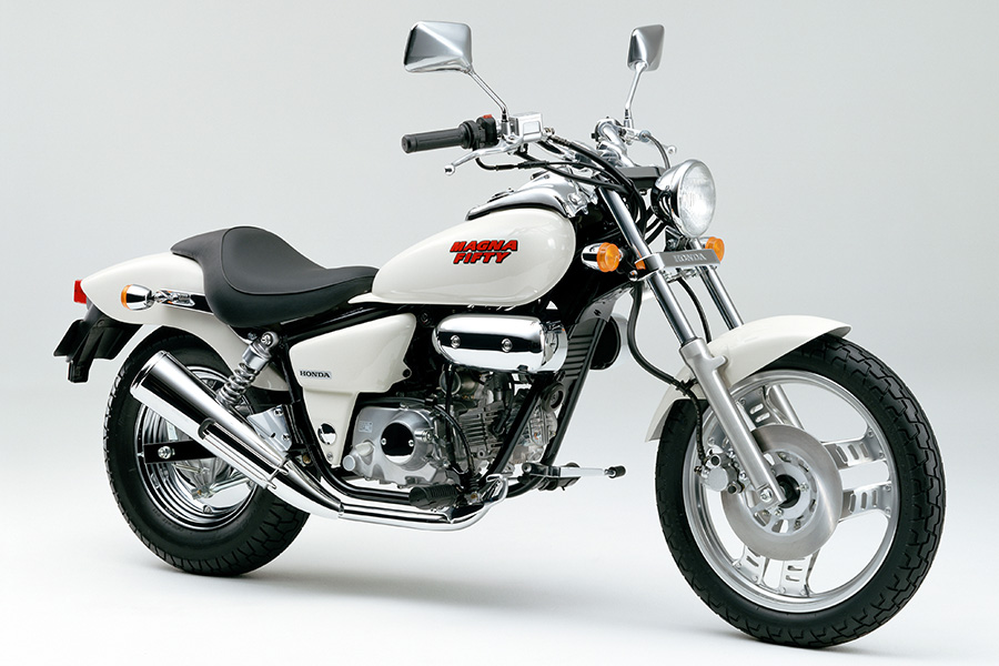 Honda アメリカンカスタムバイク マグナ50 のカラーを変更し発売 Honda アメリカンカスタムバイク マグナ50 のカラーを変更し発売