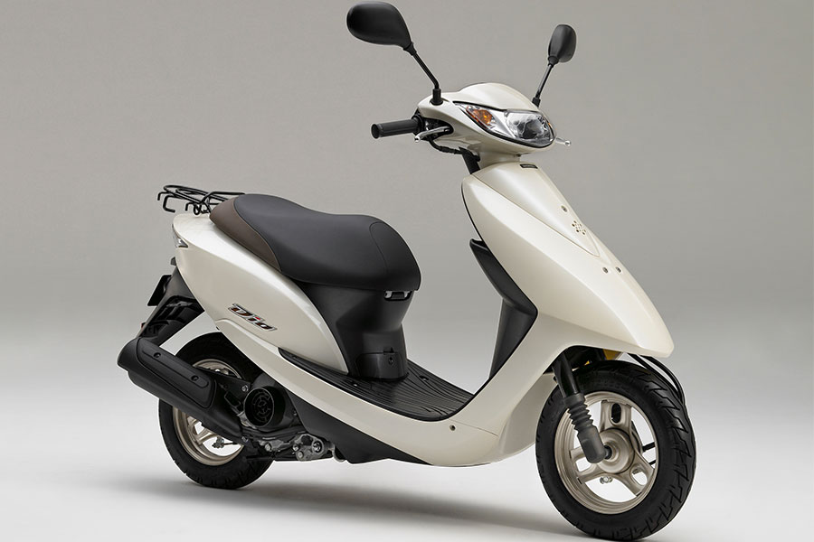 Honda 原付スクーター ディオ と積載性に優れた ディオ チェスタ の環境性能を高め発売