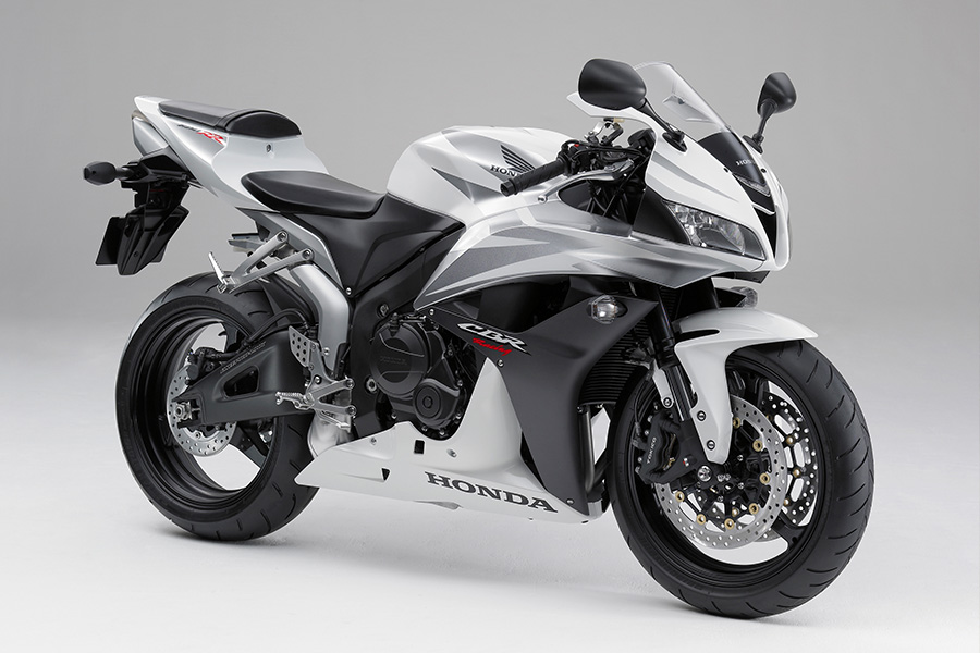 Honda スーパースポーツバイク ｃｂｒ６００ｒｒ をフルモデルチェンジして発売