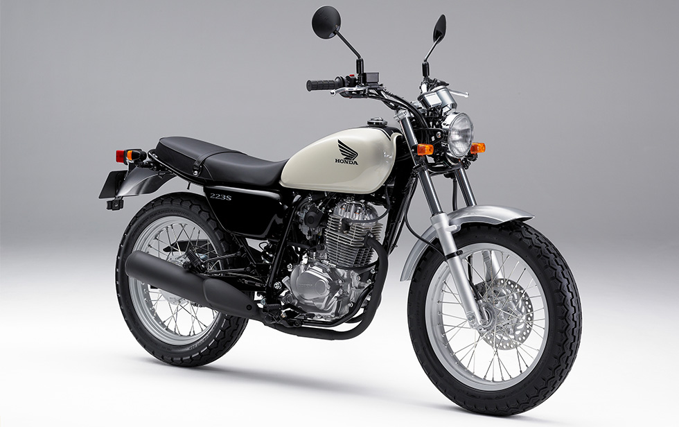 Honda ベーシックなスタイリングの軽二輪ロードスポーツモデル「CB223S」を新発売