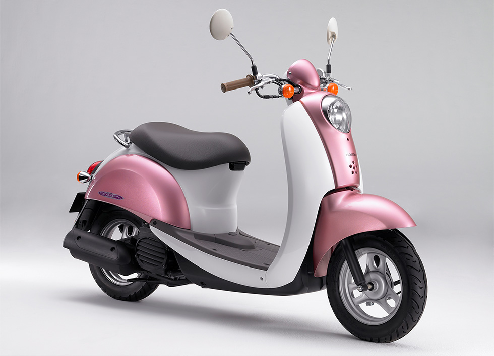 Honda おしゃれな原付スクーター クレア スクーピー シリーズのカラーリングを変更し発売